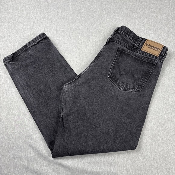 Wrangler Other - Wrangler Rugged Wear Straight Leg Black Denim Jeans Pants Mens‎ Size 38x30